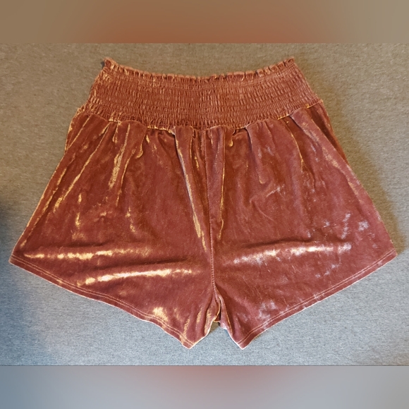 Pink shirt and short set - Picture 7 of 8